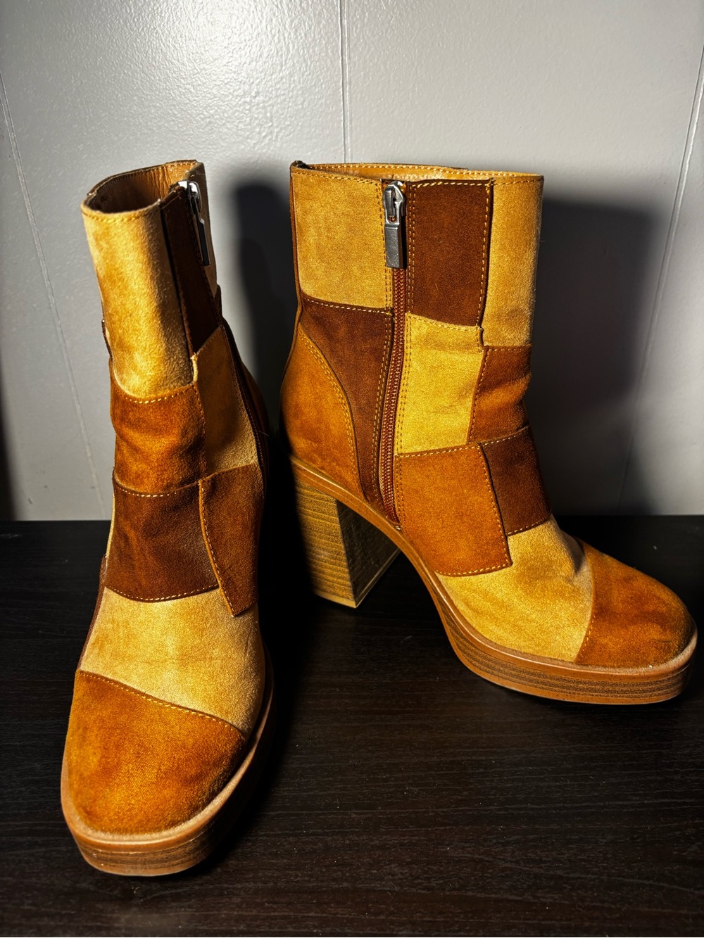 Universal Thread Women’s Patchwork Suede Platform Ankle Boots-Read Description - Picture 3 of 4